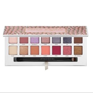 Anastasia Beverly Hills/Carli Bybel Palette